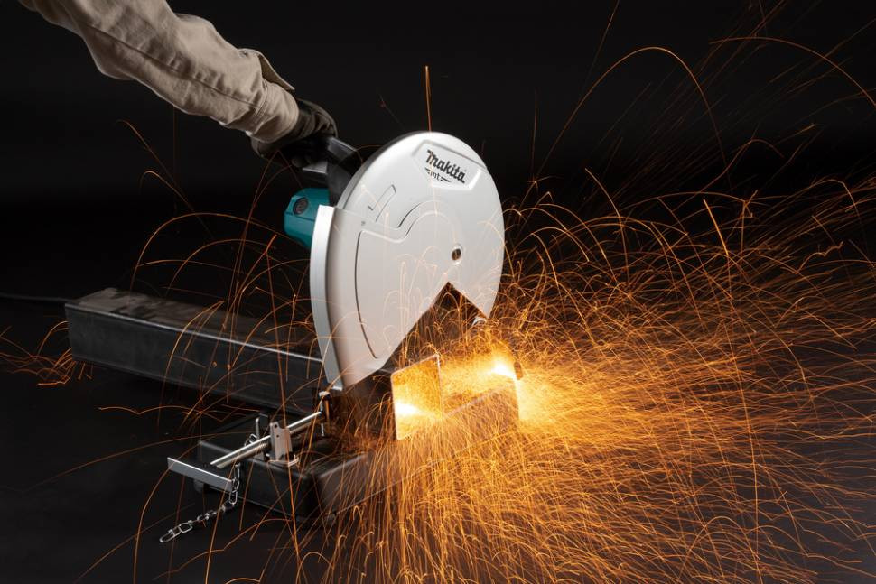 Монтажная пила Makita M2402