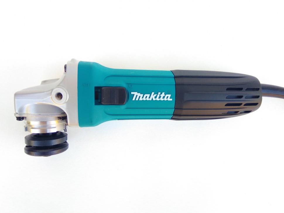 Угловая шлифмашина (болгарка) Makita GA5030, 125 мм, 720 Вт Угловая шлифмашина (болгарка) Makita GA5030, 125 мм, 720 Вт