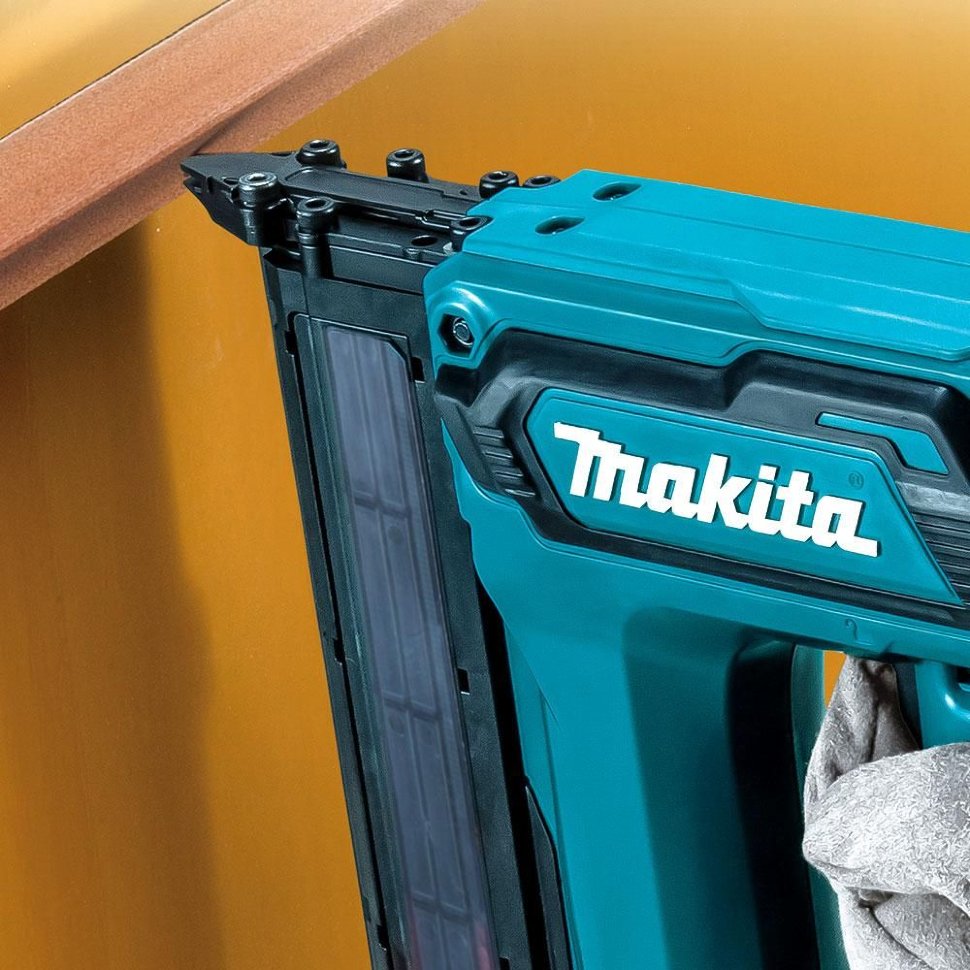 Аккумуляторный гвоздезабиватель Makita DFN 350 ZJ (DFN350ZJ)