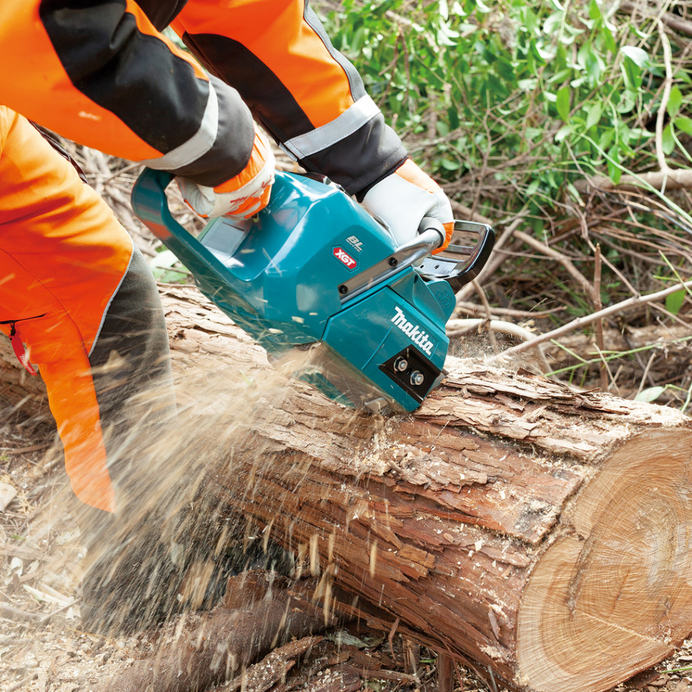 Аккумуляторная цепная пила 40v, шина 35см Makita UC011GZ (без АКБ и ЗУ)