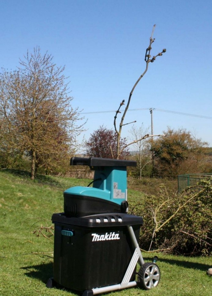 Makita UD2500 Измельчитель садовый (UD 2500) Makita UD2500 Измельчитель садовый (UD 2500)