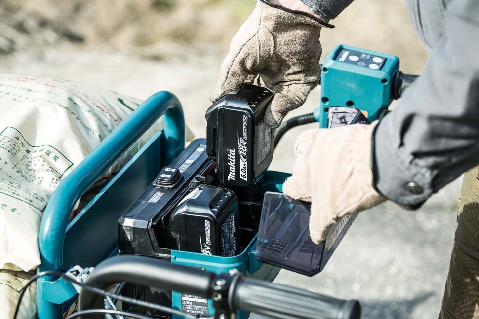 Аккумуляторная тележка Makita DCU180Z