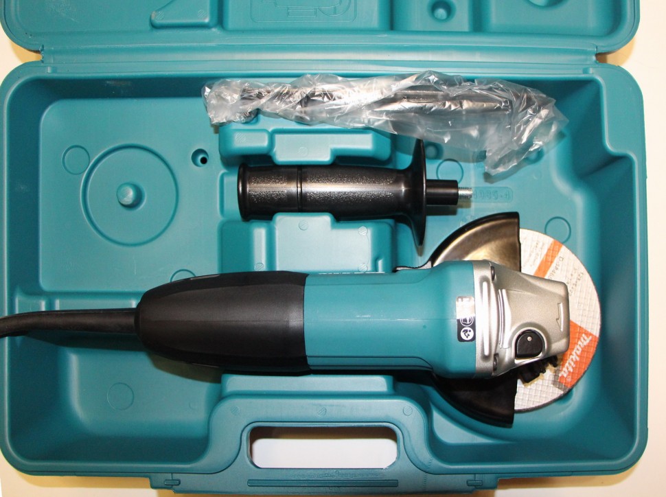 Угловая шлифмашина (болгарка) Makita GA5030K, 125 мм, 720 Вт