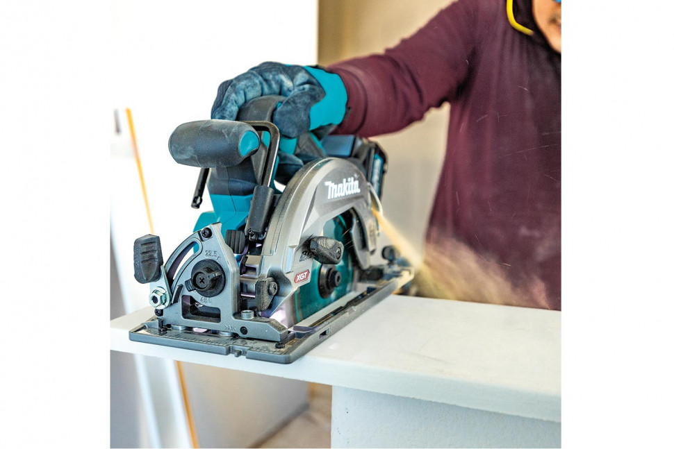 Аккумуляторная дисковая пила Makita 40B XGT HS012GZ (HS 012 GZ) Аккумуляторная дисковая пила Makita 40B XGT HS012GZ (HS 012 GZ)